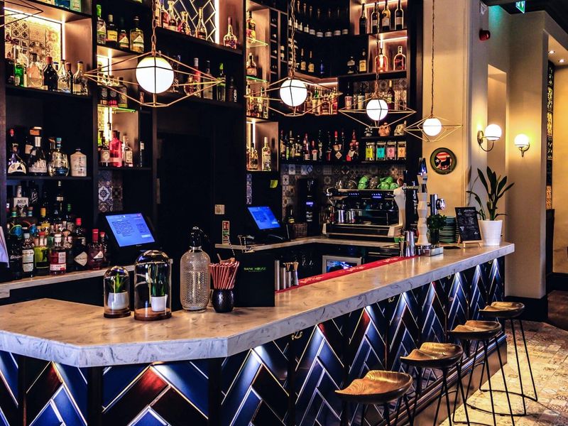 (Pub, Bar). Published on 05-04-2021