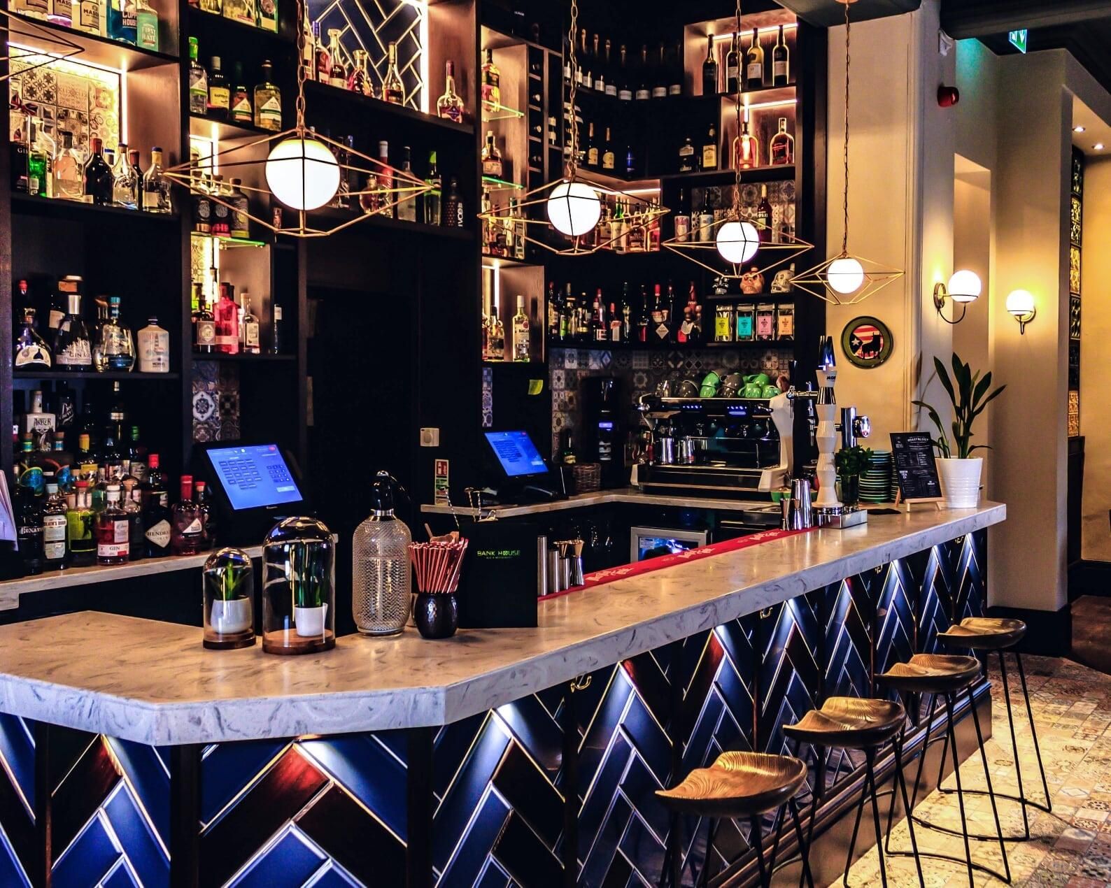 (Pub, Bar). Published on 05-04-2021
