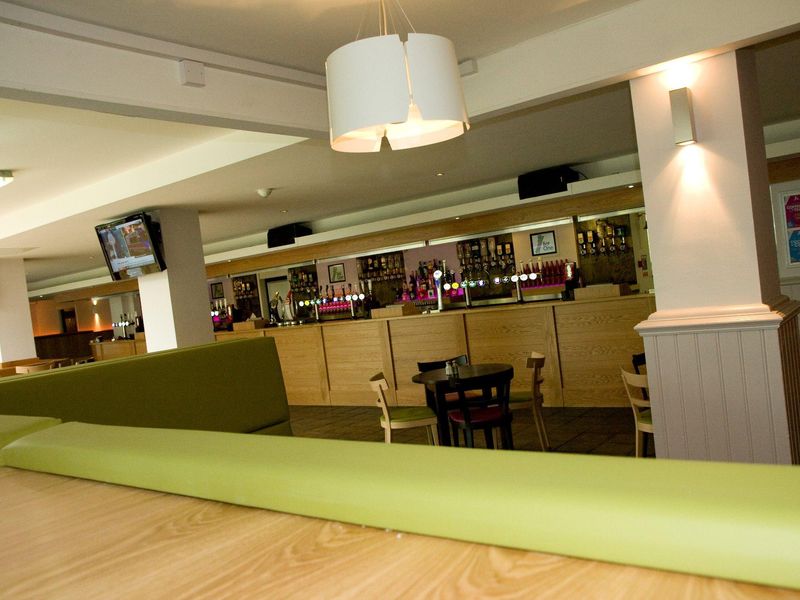 (Pub, Bar). Published on 06-04-2021 