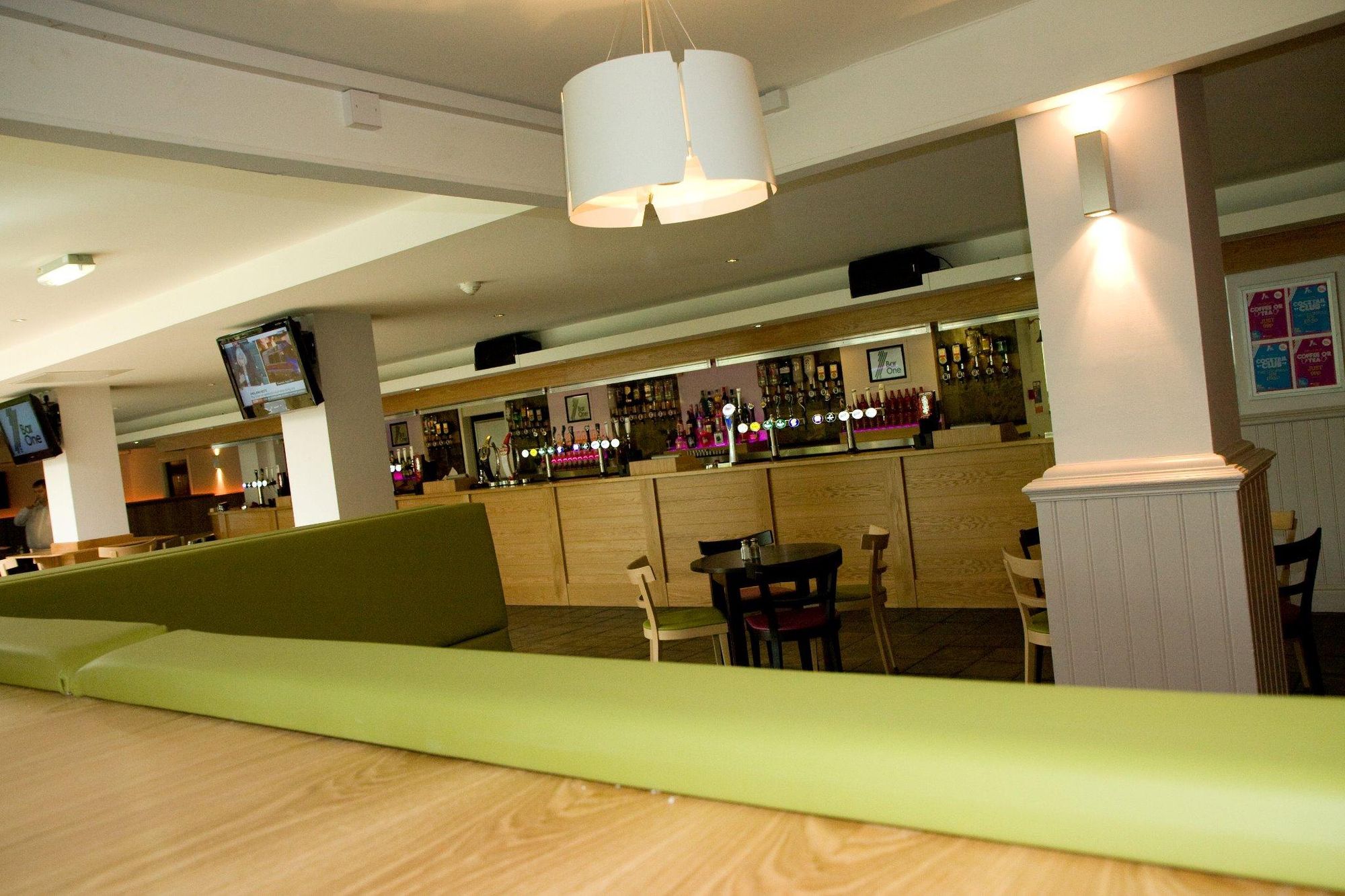 (Pub, Bar). Published on 06-04-2021