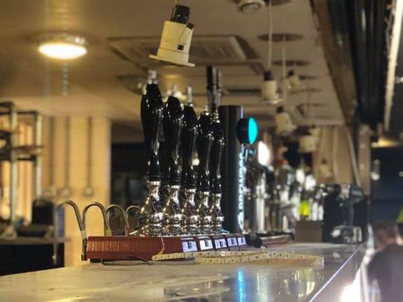 (Pub, Bar). Published on 06-04-2021 