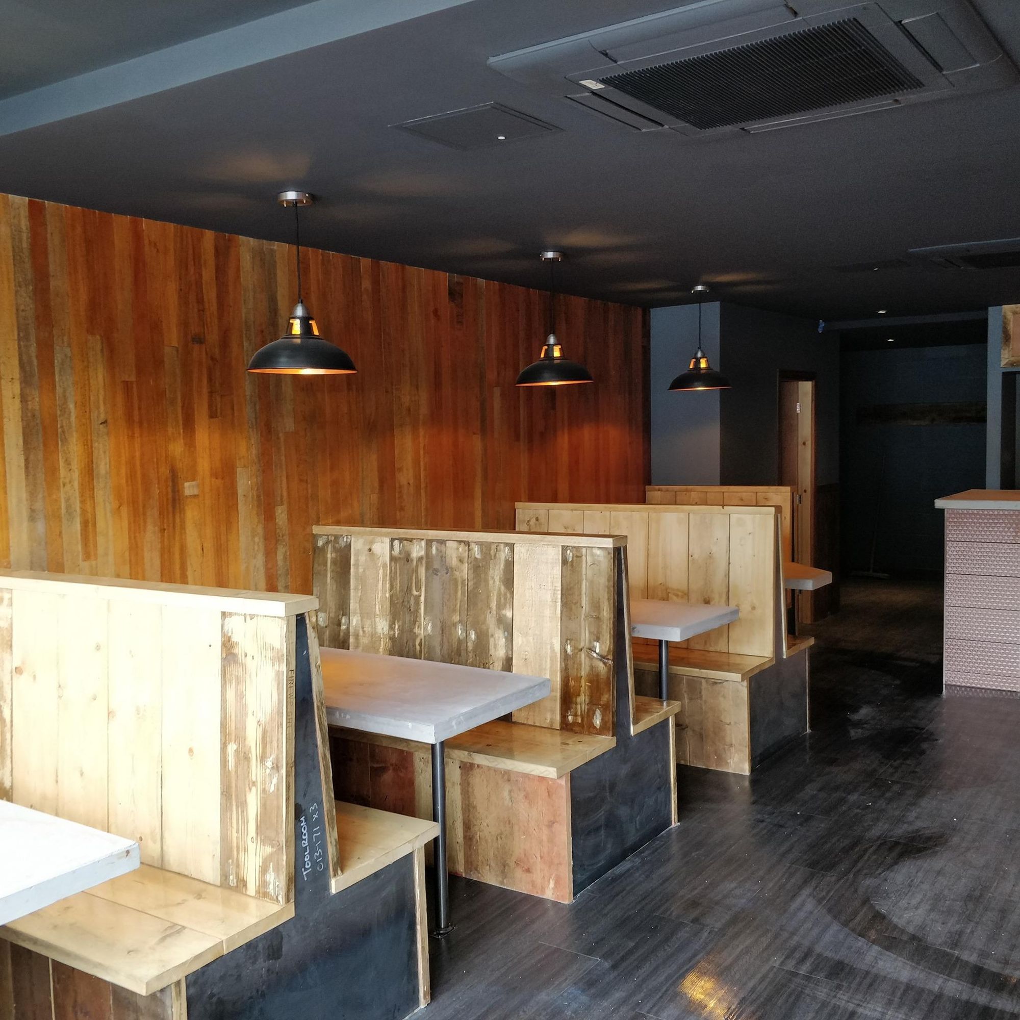 (Pub, Bar). Published on 13-08-2021