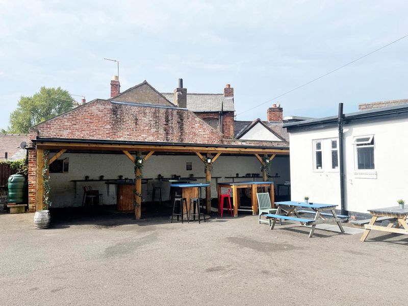 (Pub, External, Garden). Published on 10-10-2025 