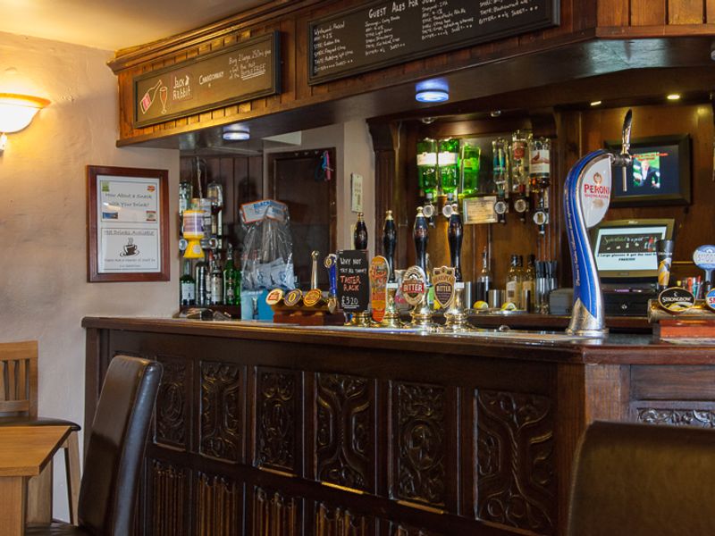 (Pub, Bar). Published on 08-08-2013