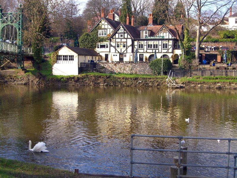 Boathouse, Shrewsbury - View from across the River Severn. (Pub, External). Published on 27-09-2012