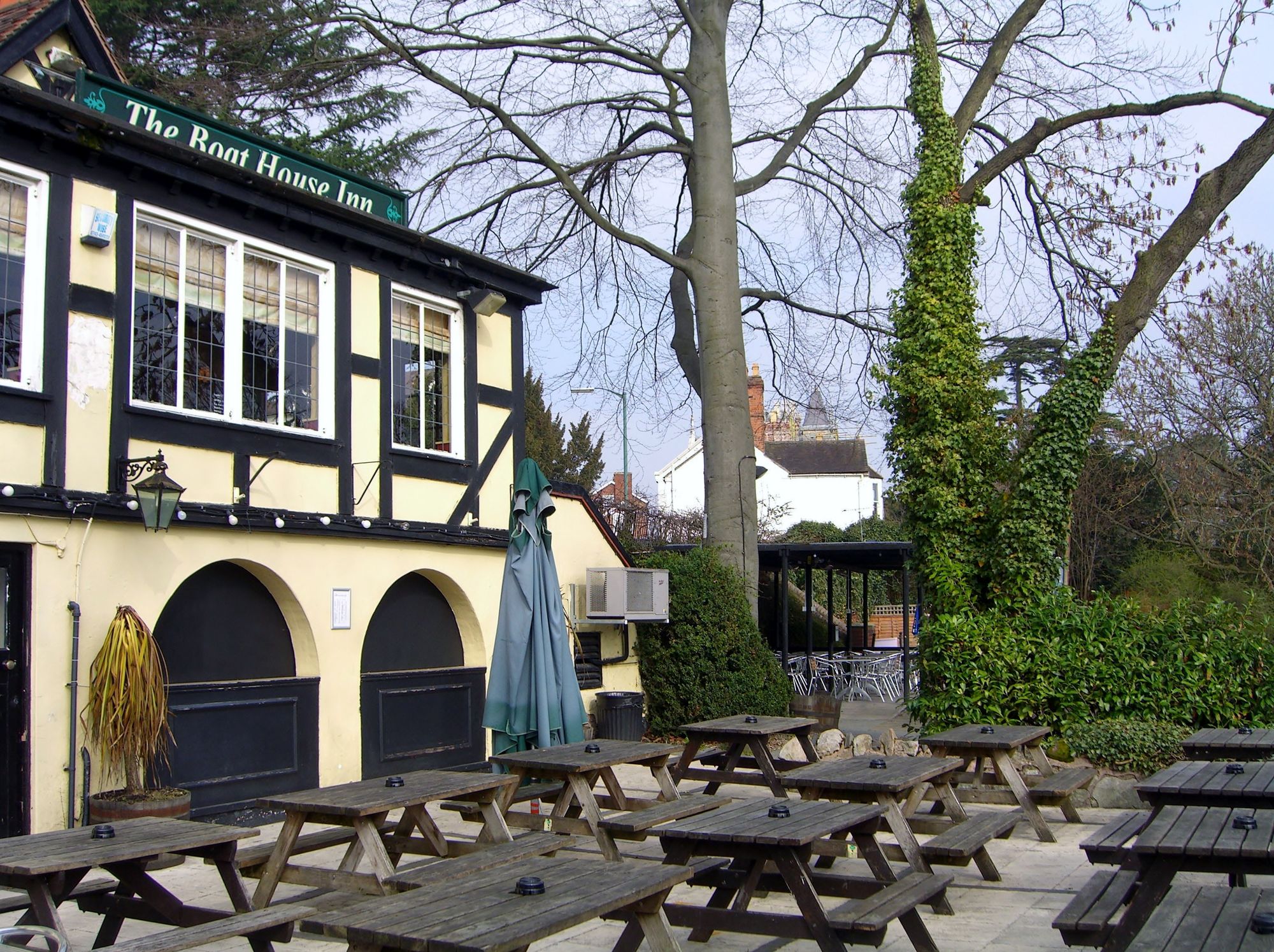 (Pub, Garden). Published on 23-07-2013