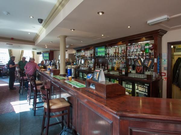 (Pub, Bar). Published on 22-04-2015