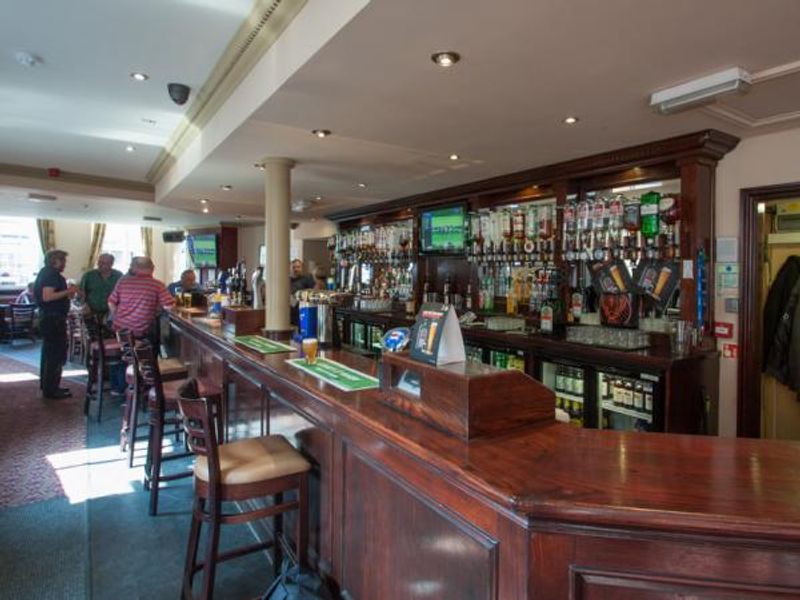 (Pub, Bar). Published on 22-04-2015 