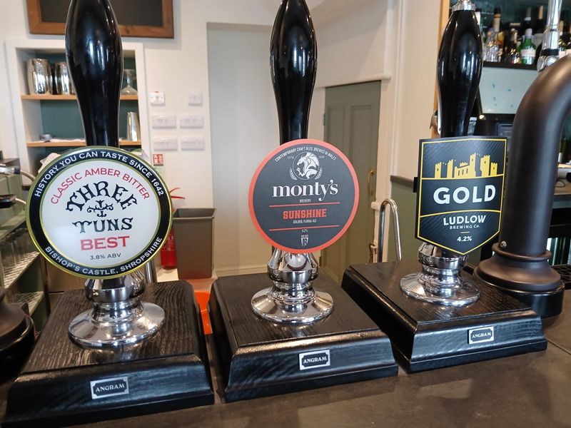 (Pub, Bar). Published on 30-03-2026 