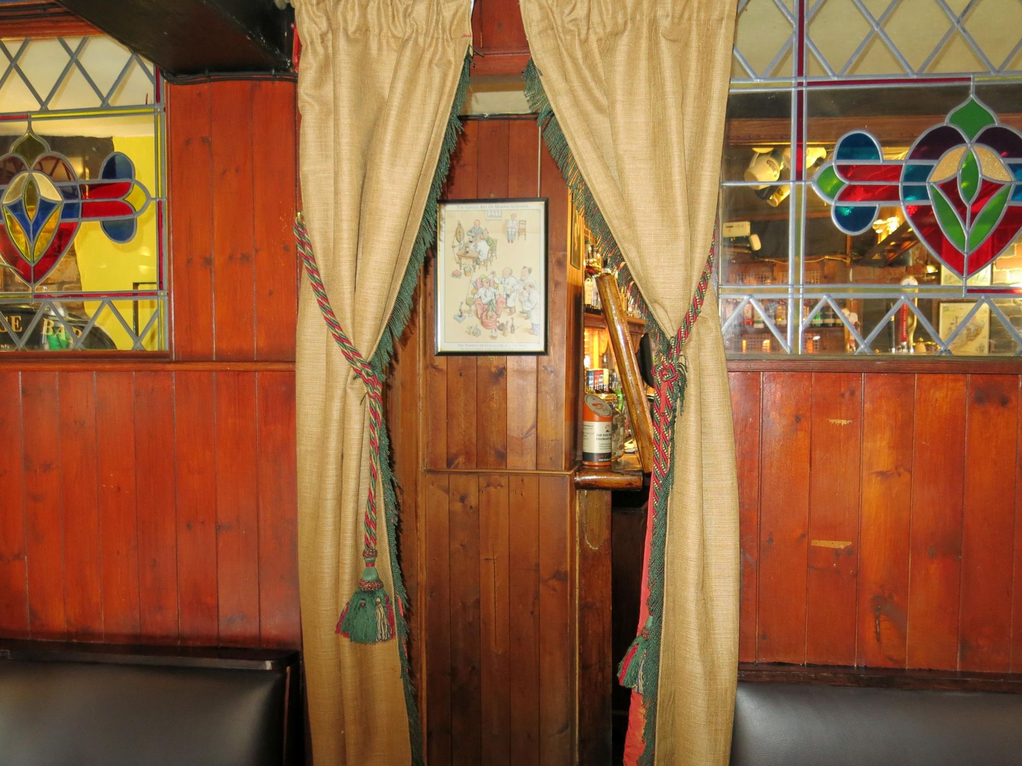 Looking from snug to public bar. (Pub). Published on 26-04-2023