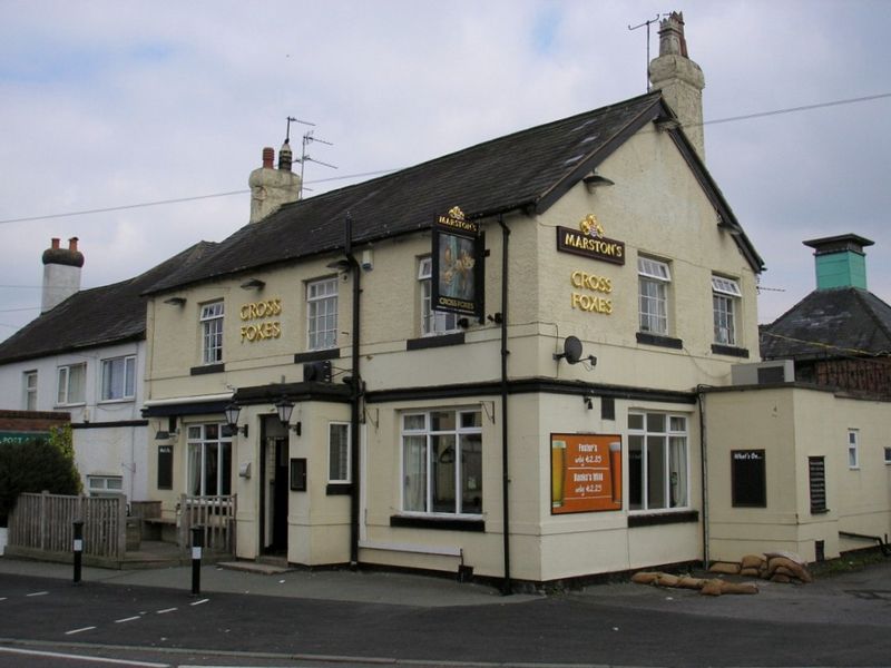 Cross Foxes, Gobowen. (Pub, External). Published on 27-09-2012