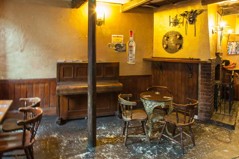 pub. (Pub, Bar). Published on 21-11-2012