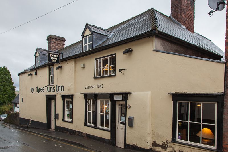 pub. (Pub). Published on 21-11-2012