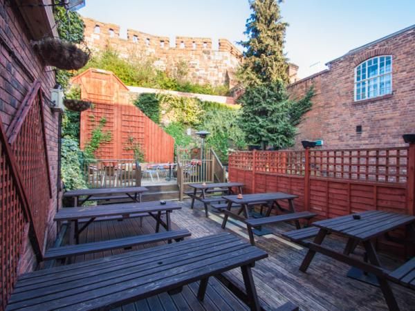 (Pub, Garden). Published on 22-04-2015
