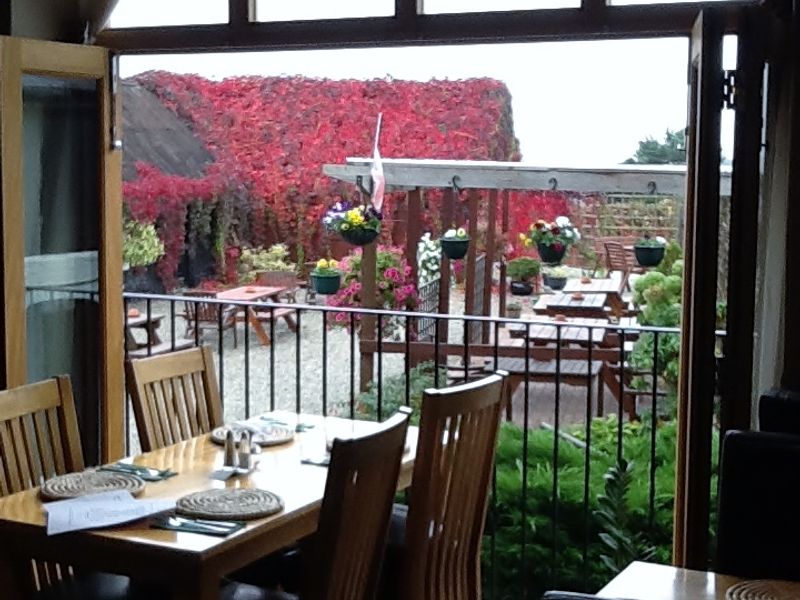 (Pub, Restaurant). Published on 29-09-2013 