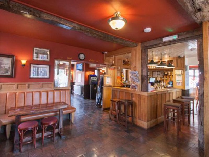 (Pub, Bar). Published on 22-04-2015 