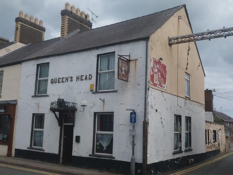 Queens Head (Photo: Norman Spalding 13/06/2022). (Pub, External, Key). Published on 21-06-2022