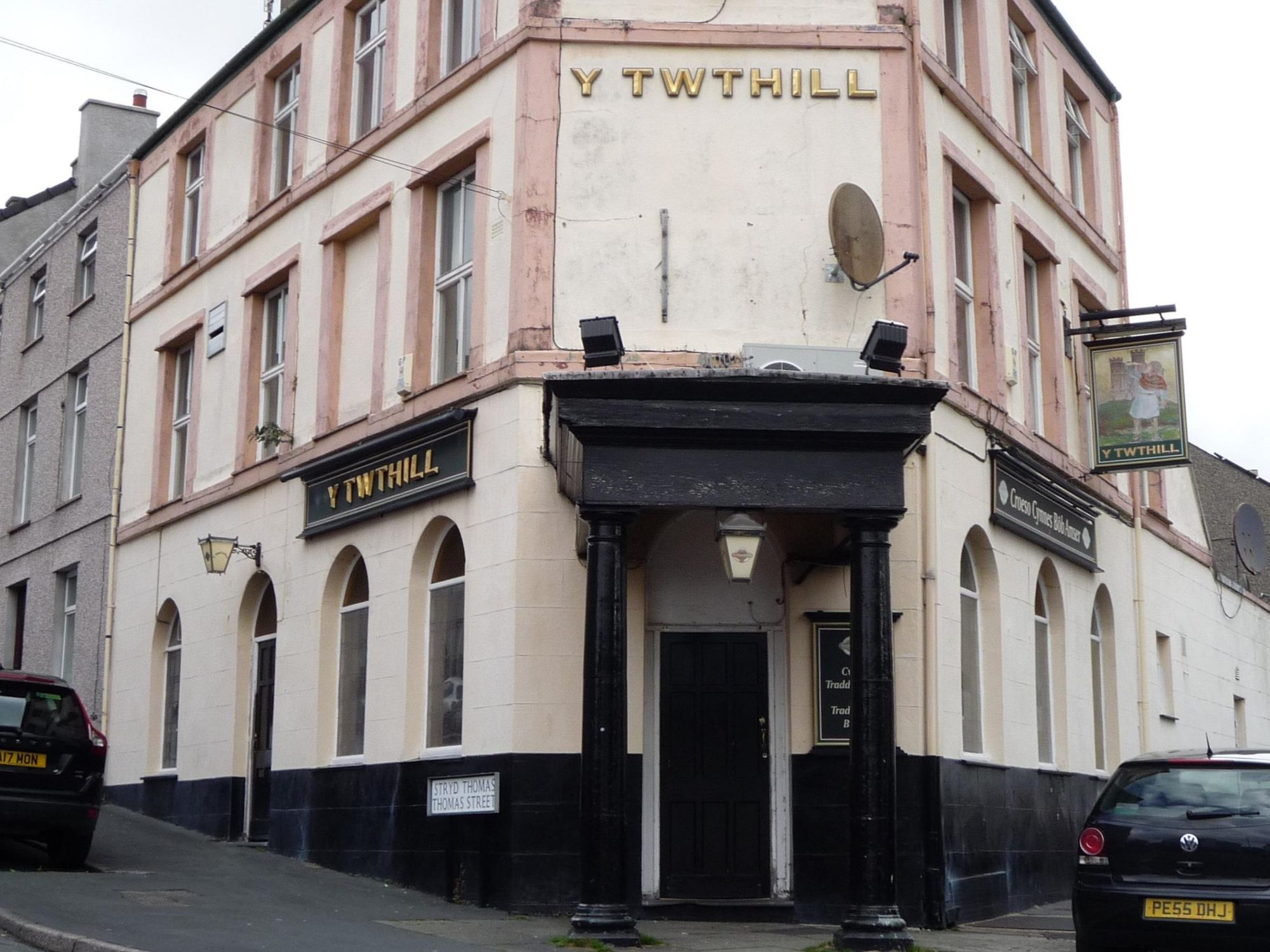 Twthill Vaults, Caernarfon (Photo: Will Larter 03/09/2015). (Pub, External). Published on 09-04-2023