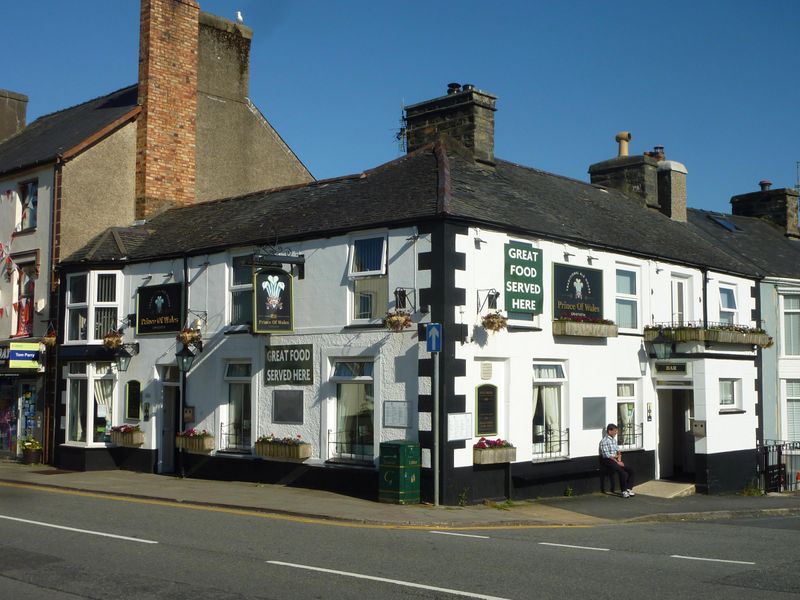 Cross Foxes, Garndolbenmaen - CAMRA Experience