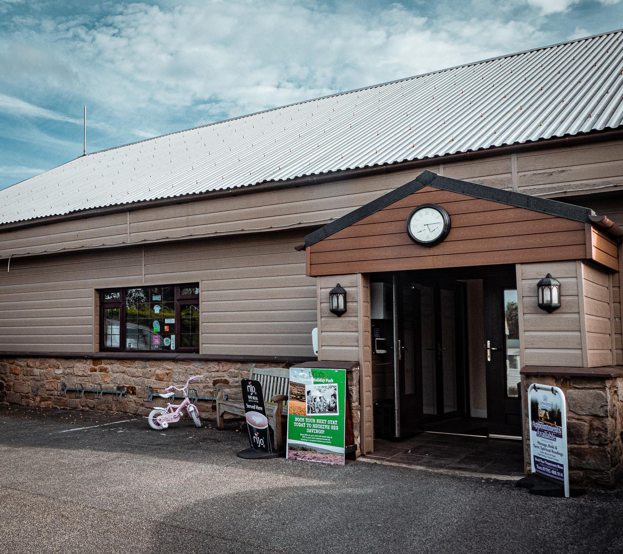 Upwood Inn 2022. (Pub, External). Published on 05-09-2022