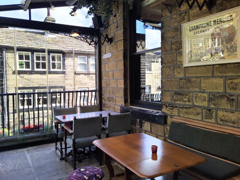 Upstairs Conservatory . (Pub). Published on 02-10-2026