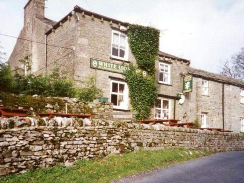 White Lion, Cray in the 1980s. (Pub, External). Published on 28-01-2015