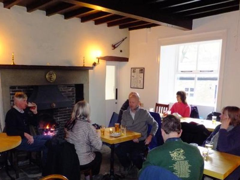 White Lion, Cray. (Pub, Bar, Customers). Published on 22-01-2016