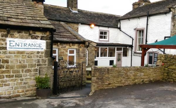 Old White Bear, Cross Hills, rear entrance, February 2015. (Pub, External). Published on 26-02-2015