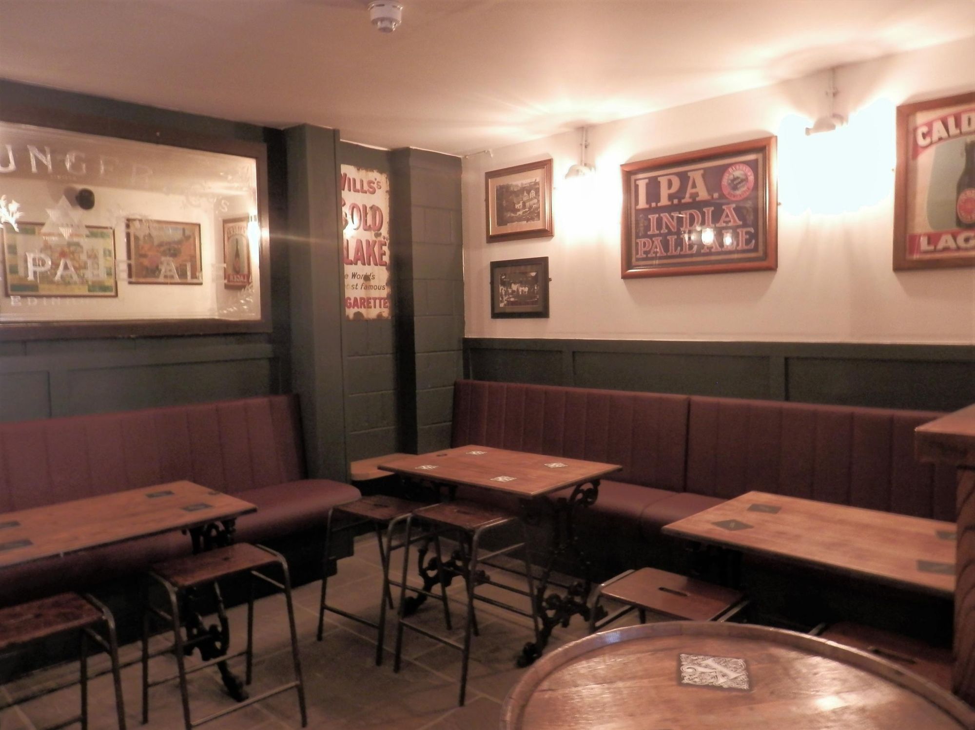 Downstairs Bar area 2022. (Pub). Published on 08-04-2022