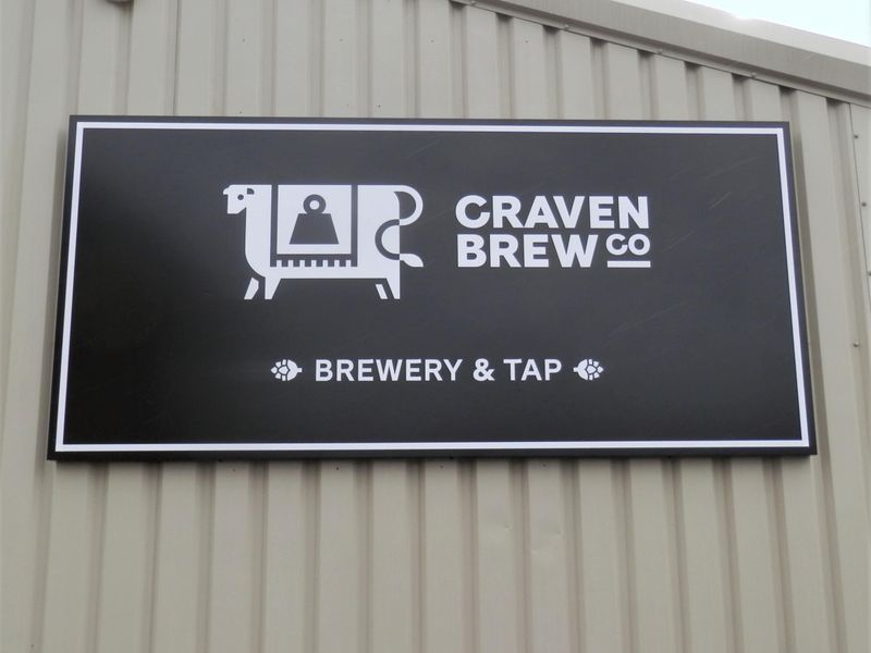 Sign on end of building 2022. (Pub, Brewery, External, Sign). Published on 09-04-2022