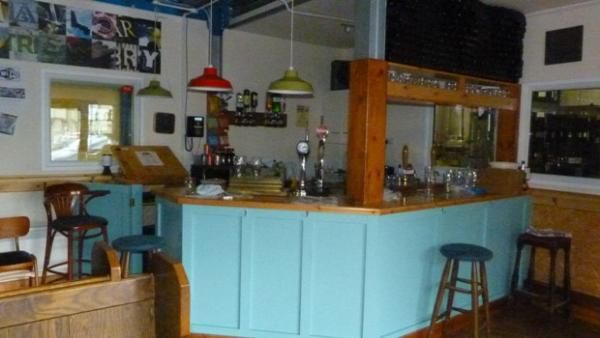 2015 Archive - Naylors Beer Emporium - the bar. (Pub, Bar). Published on 23-01-2015