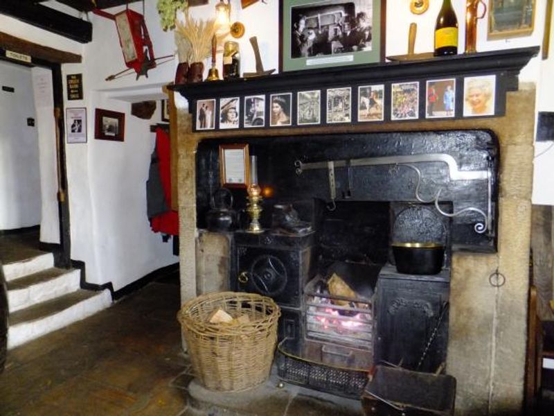 Yorkshire range, main bar, Craven Arms, Appletreewick. (Pub, Bar). Published on 21-10-2014