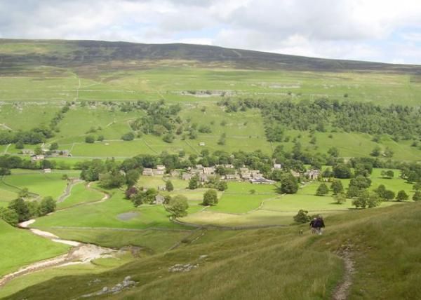 Falcon, Arncliffe - view of the village. (External). Published on 11-11-2014
