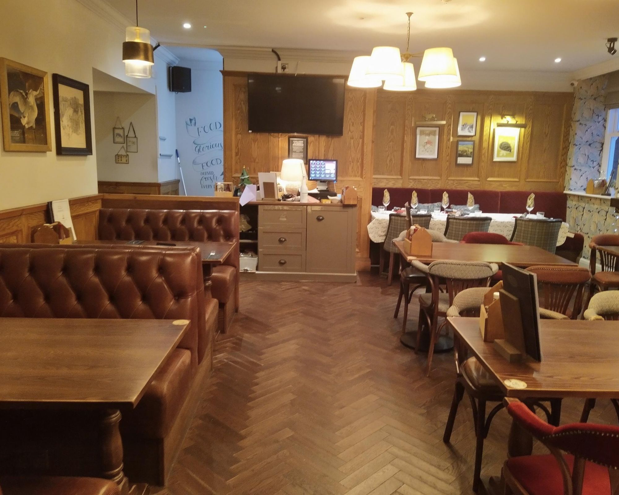 Large seating area for diners December 2025. (Pub). Published on 15-12-2025