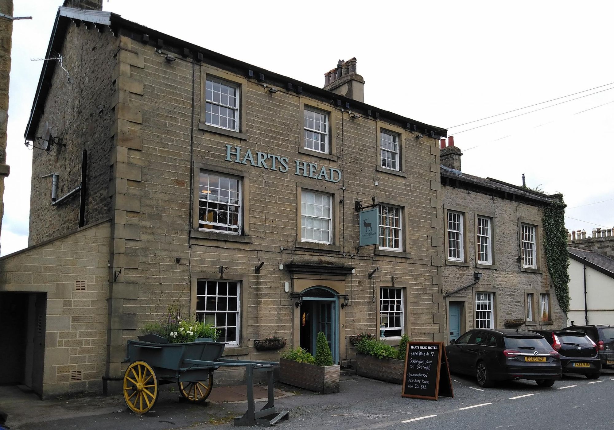 Hart's Head post-lockdown 16 July 2020. (Pub, External, Key). Published on 17-07-2020