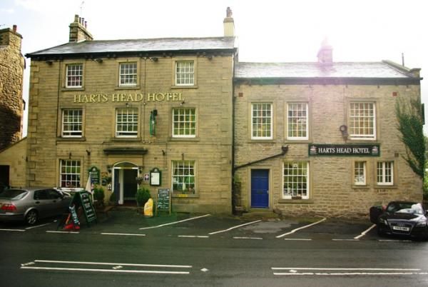 Hart's Head, Giggleswick, 2009. (Pub, External). Published on 20-01-2015