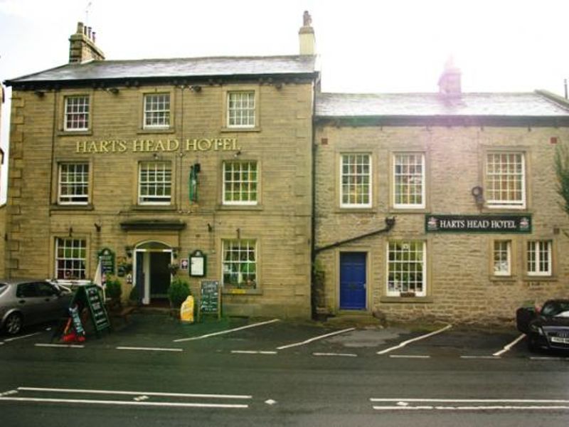 Hart's Head, Giggleswick, 2009. (Pub, External). Published on 20-01-2015 