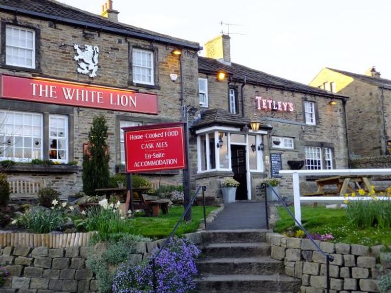 White Lion, Kildwick, April 2016. (Pub, External, Key). Published on 27-04-2016