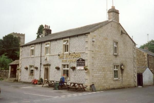 Victoria, Kirkby Malham around the year 2000. (Pub, External). Published on 23-01-2015