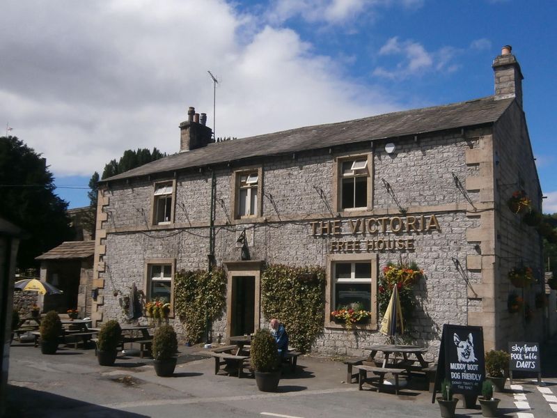 The Victoria, Kirkby Malham, June 2017. (Pub, External). Published on 05-07-2017