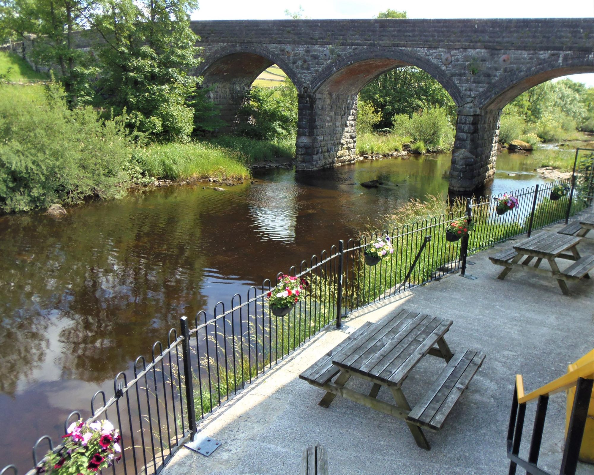 Riverside Terrace July 2023. (Pub, Garden). Published on 11-07-2023