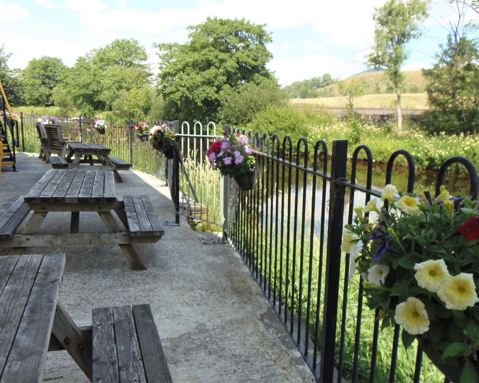 Riverside Terrace July 2023. (Pub, Garden). Published on 11-07-2023