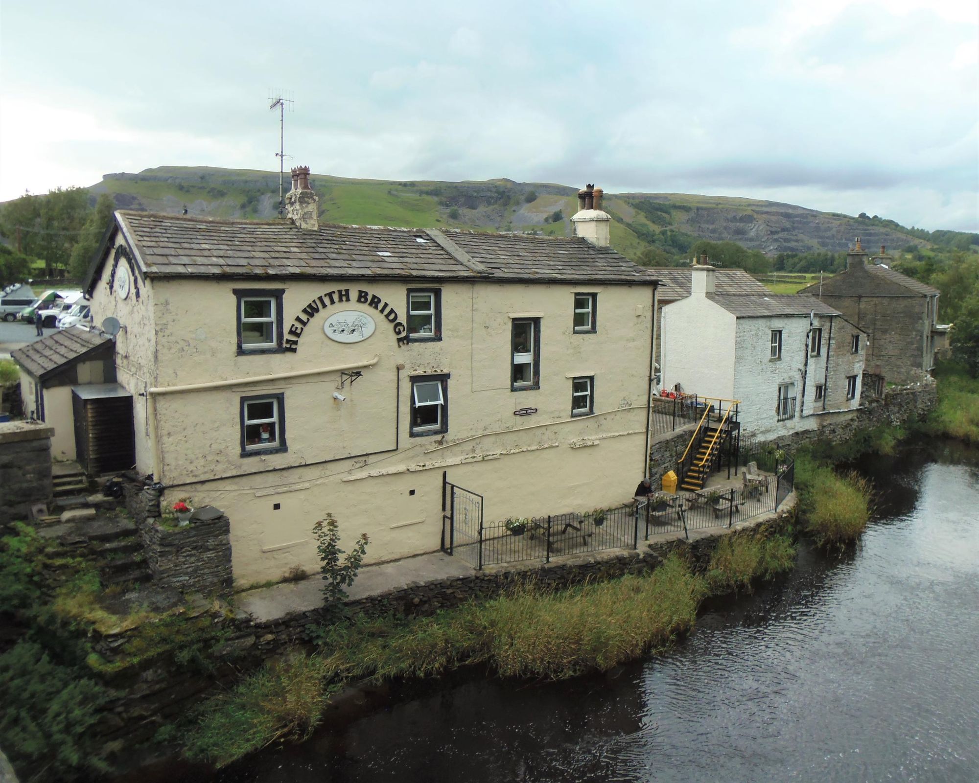 Helwith Bridge Inn from the bridge, summer 2023. (Pub, External). Published on 21-08-2023