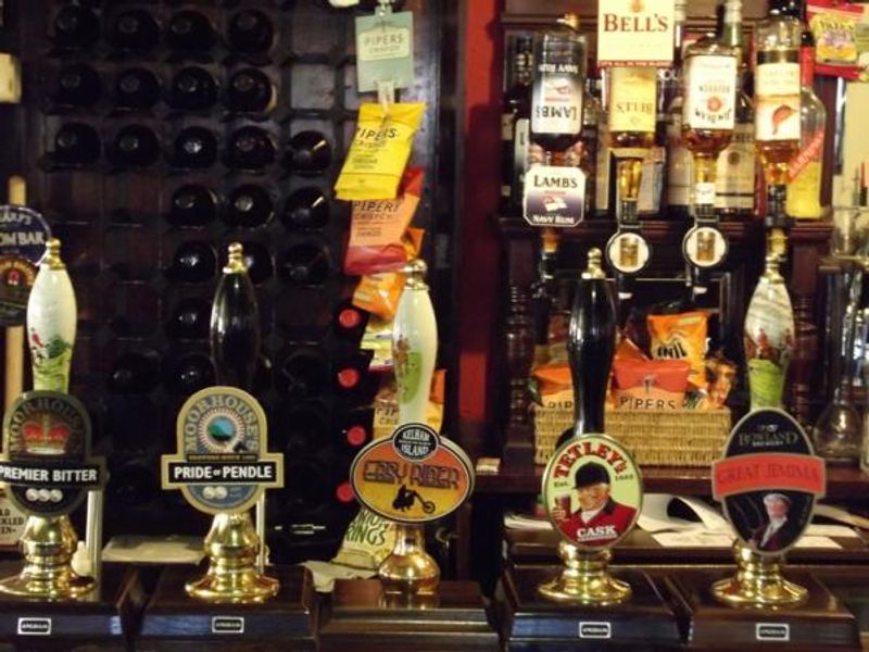 The Boars Head, Long Preston - 5 pumps on the bar. (Pub, Bar). Published on 20-01-2015