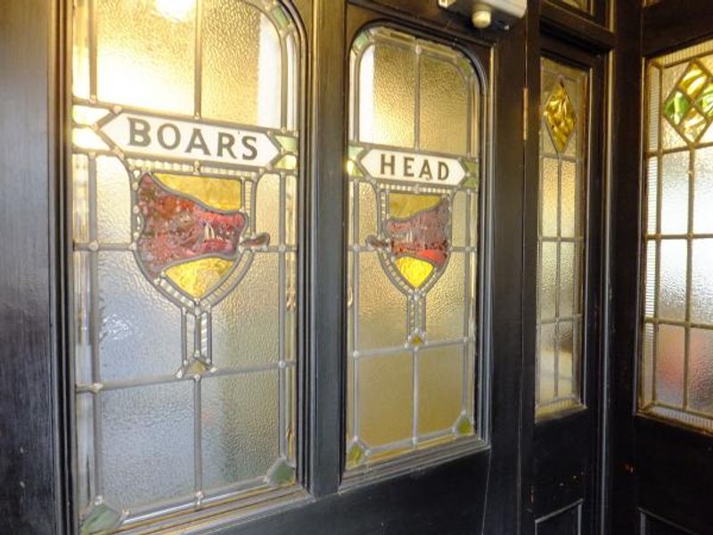 Boar's Head, Long Preston, stained glass, August 2016. (Pub, Bar). Published on 30-08-2016