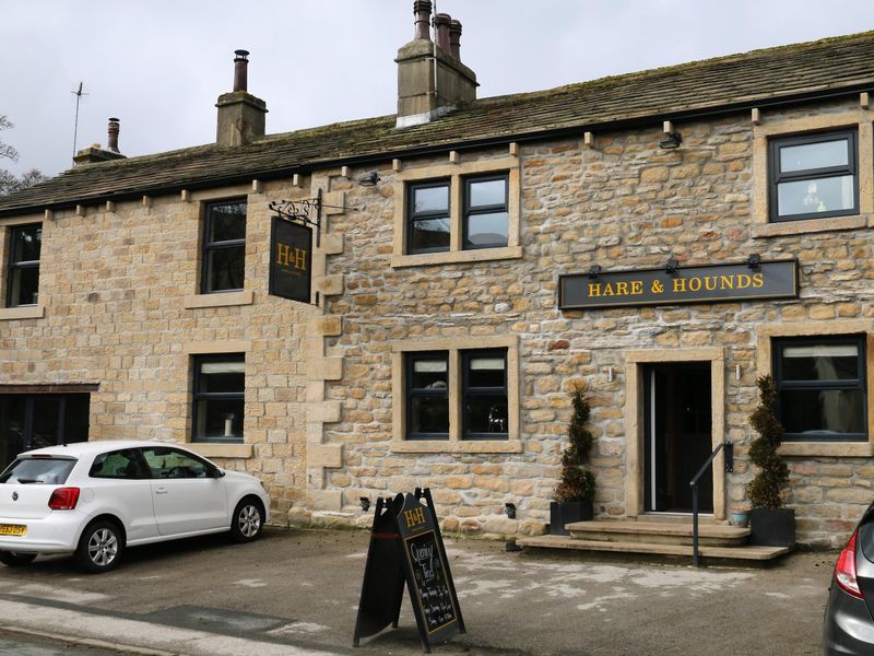 Hare & Hounds, Lothersdale. (Pub, External). Published on 27-03-2018