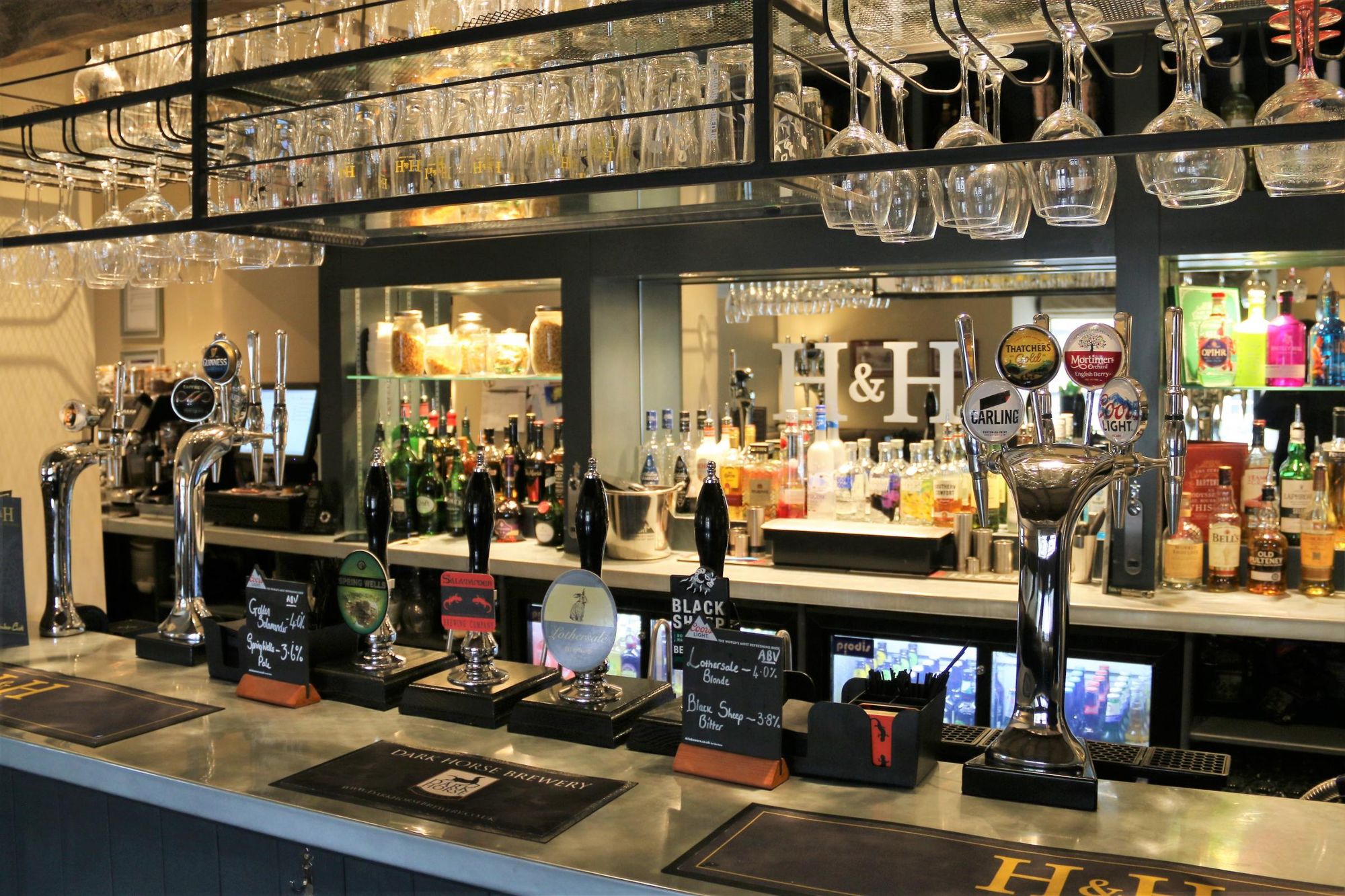 Hare & Hounds, Lothersdale. (Pub, Bar). Published on 27-03-2018
