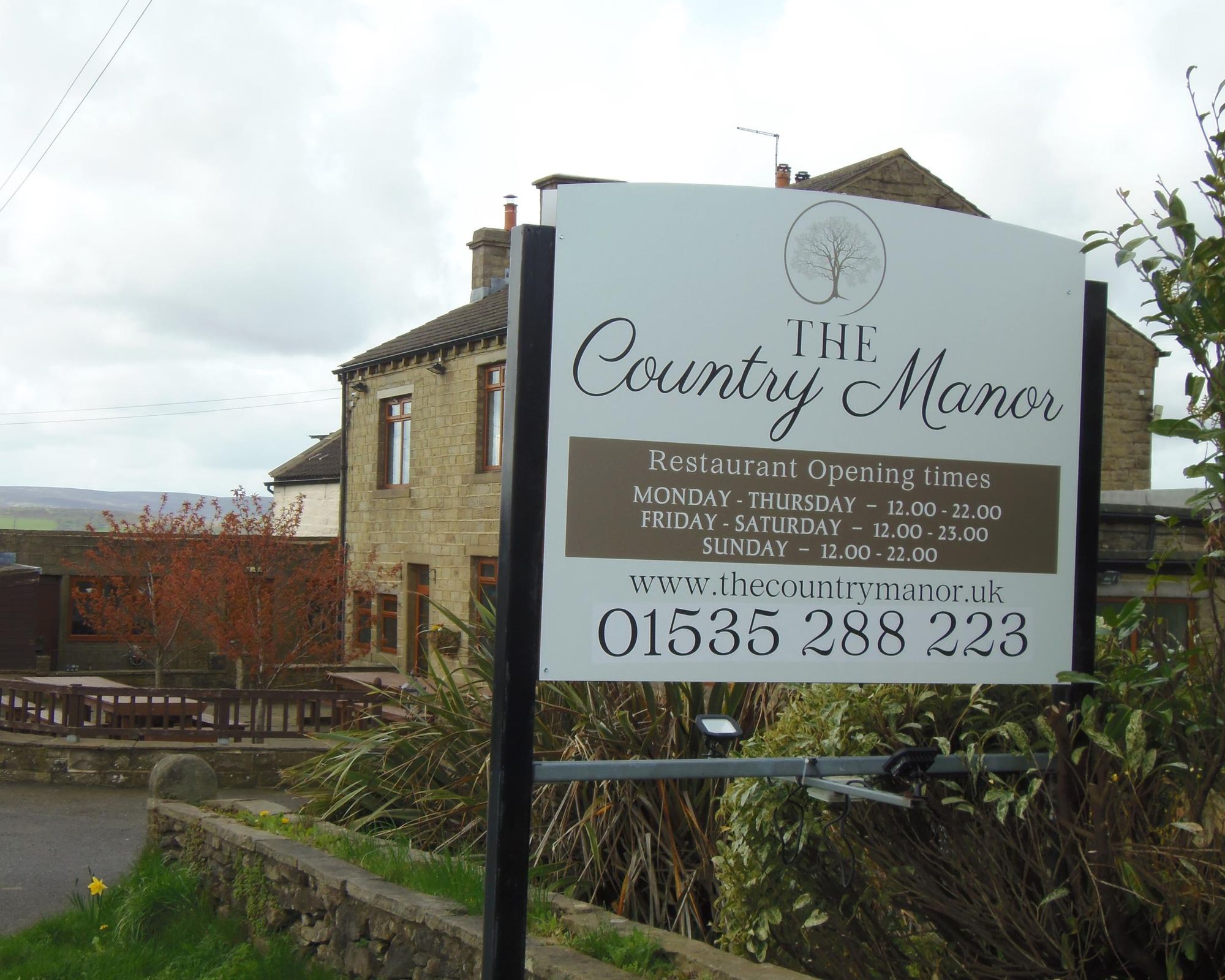 Country Manor Pub Sign April 2024. (Pub, Sign). Published on 15-04-2024