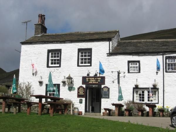 Queens Arms, Litton. (Pub, External). Published on 23-01-2015