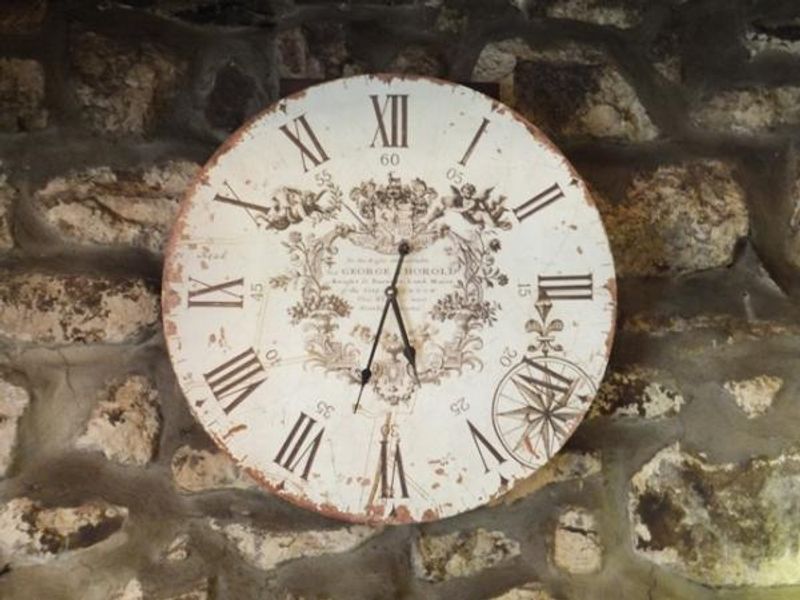 Queens Arms, Litton, clock in main bar. (Pub, Bar). Published on 23-01-2015